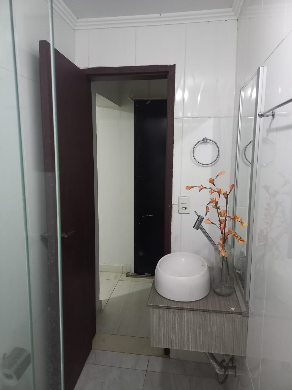 terreo suite secundaria banheiro a.jpeg